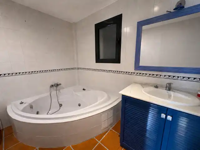 Baño de Casa adosada en venta en Algeciras con Aire acondicionado, Jardín privado y Terraza