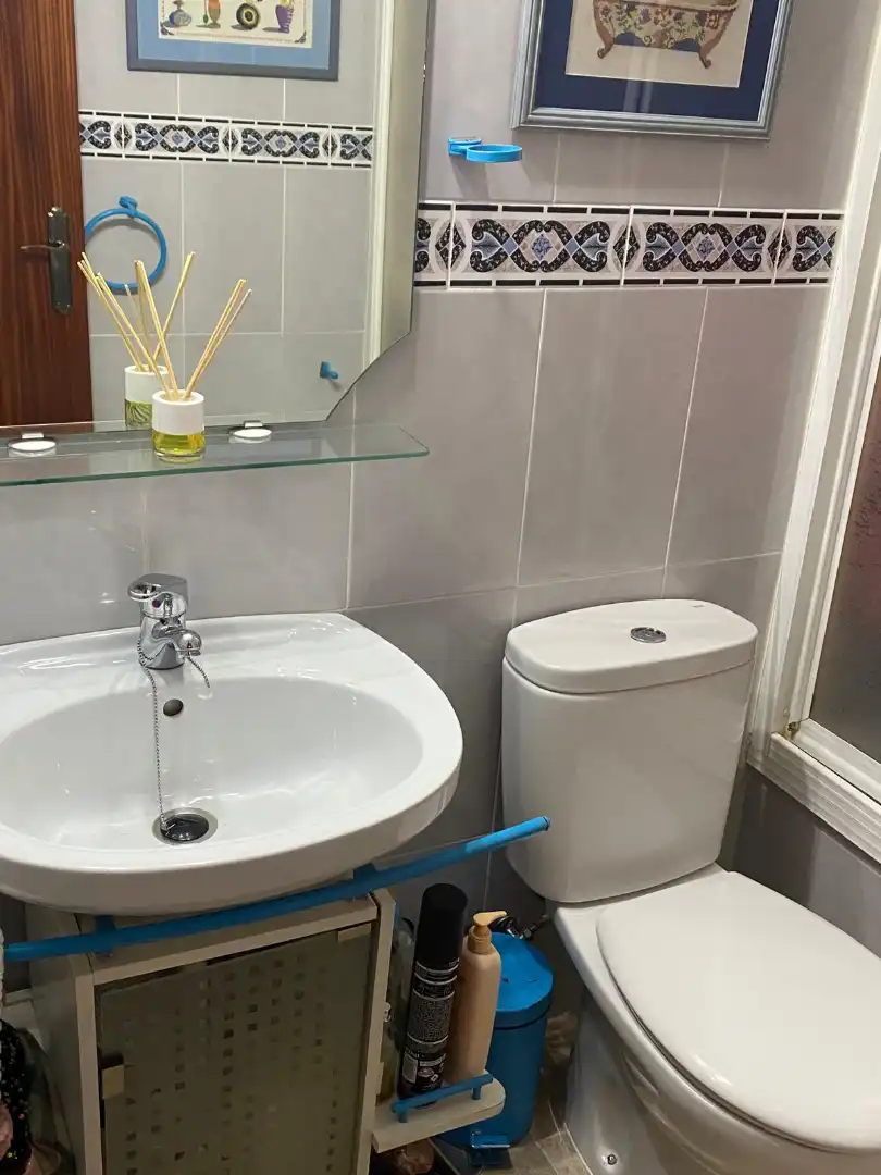 Baño de Casa adosada en venta en Castilleja de Guzmán con Aire acondicionado, Terraza y Piscina