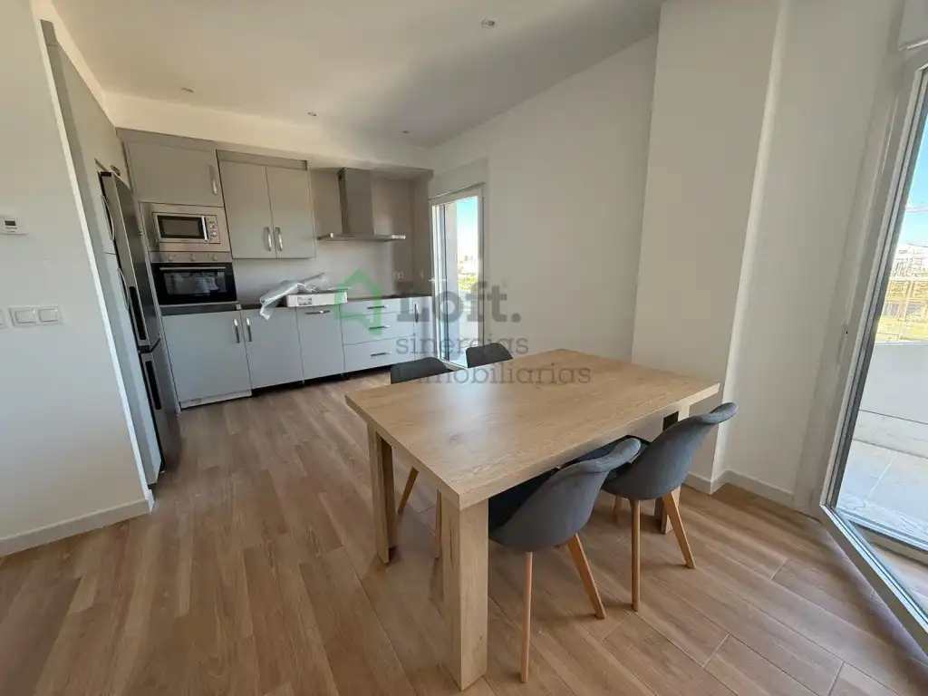 Apartament amb piscina de lloguer a Avenida Elvas