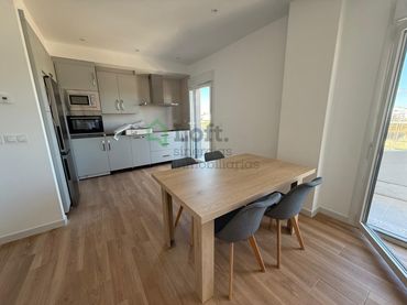 Apartment with pool to rent in Avenida Elvas