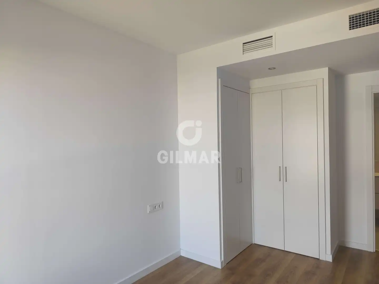 Habitación de Piso de alquiler en Tomares con Calefacción, Jardín privado y Trastero
