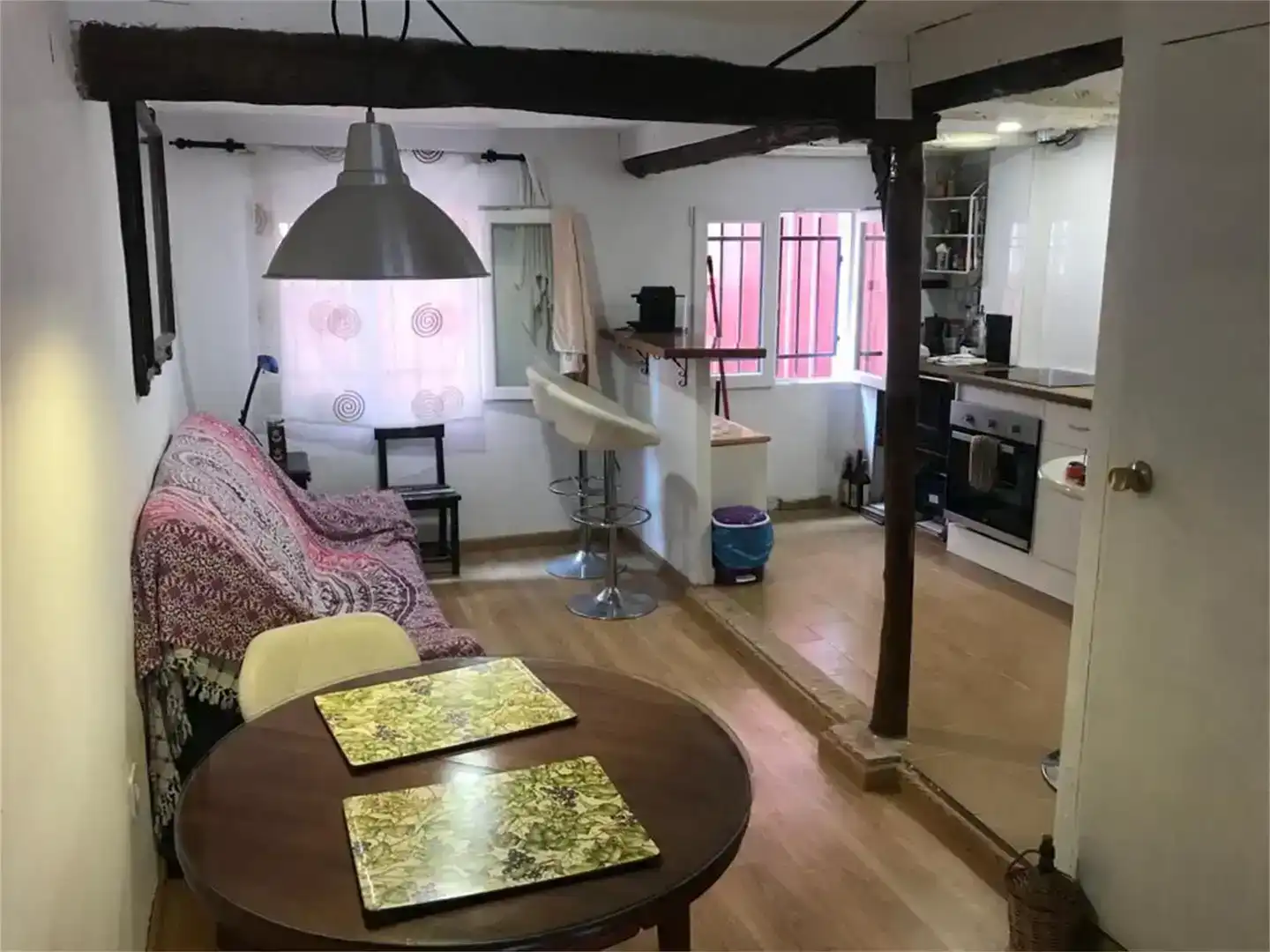 Sala d'estar de Planta baixa en venda en Baños de Montemayor amb Parquet, Moblat i Balcó