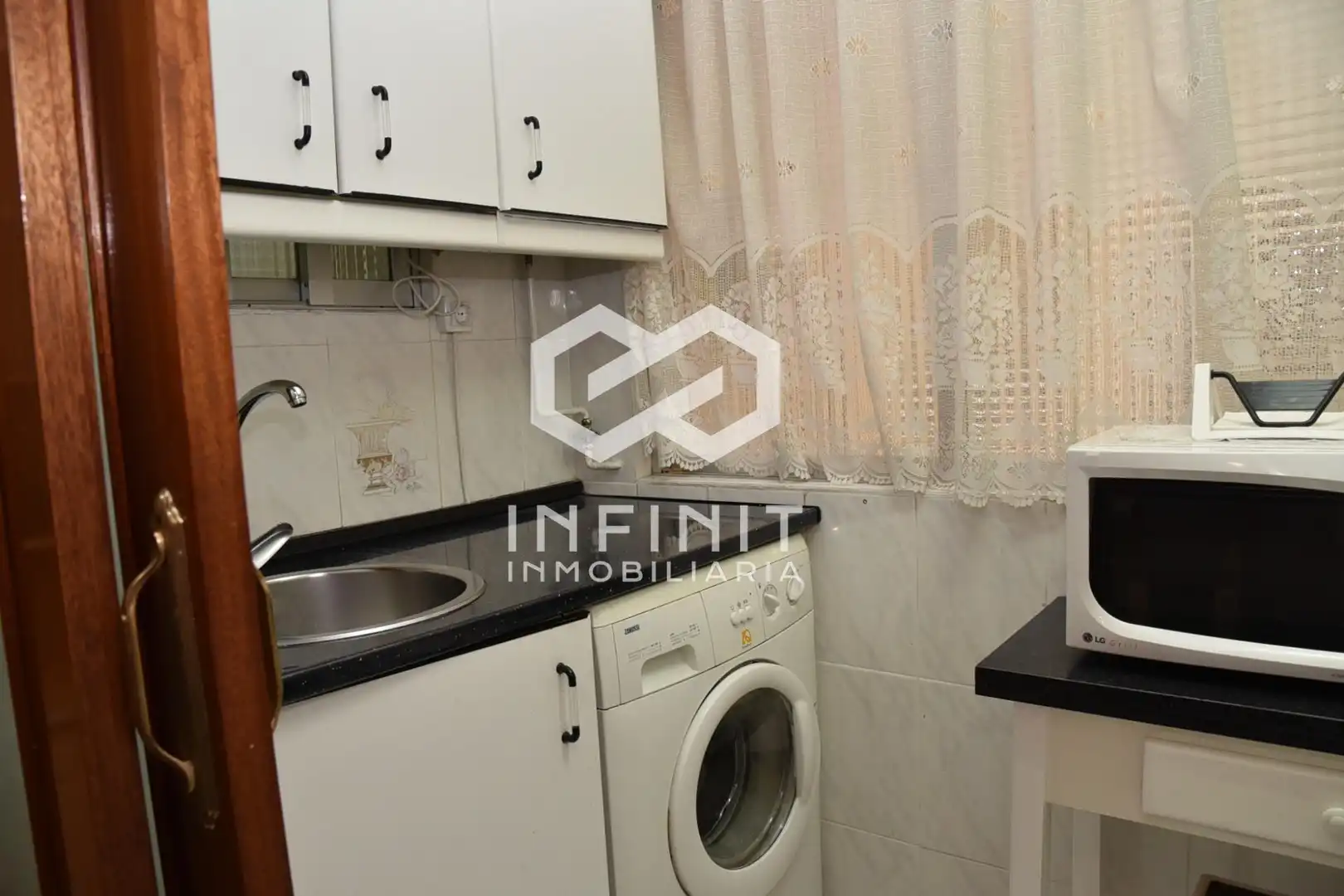Flat with lift for sale in Reyes Católicos, imagen 15