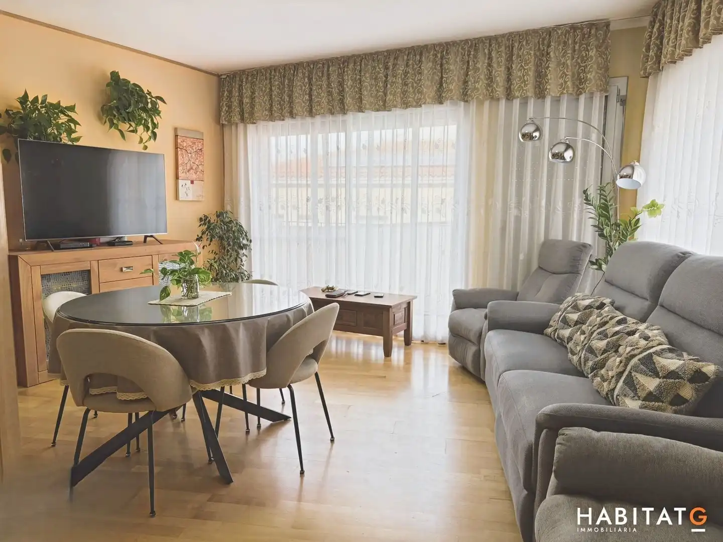 Living room of Flat for sale in Bellpuig  with Air Conditioner and Heating