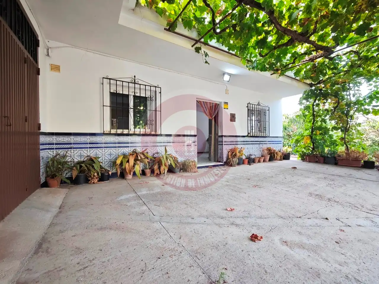 Vista exterior de Finca rústica en venda en Comares amb Terrassa