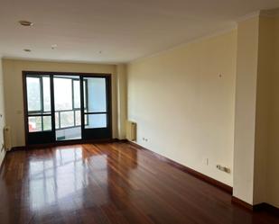 Living room of Flat for sale in Vigo   with Heating, Private garden and Parquet flooring