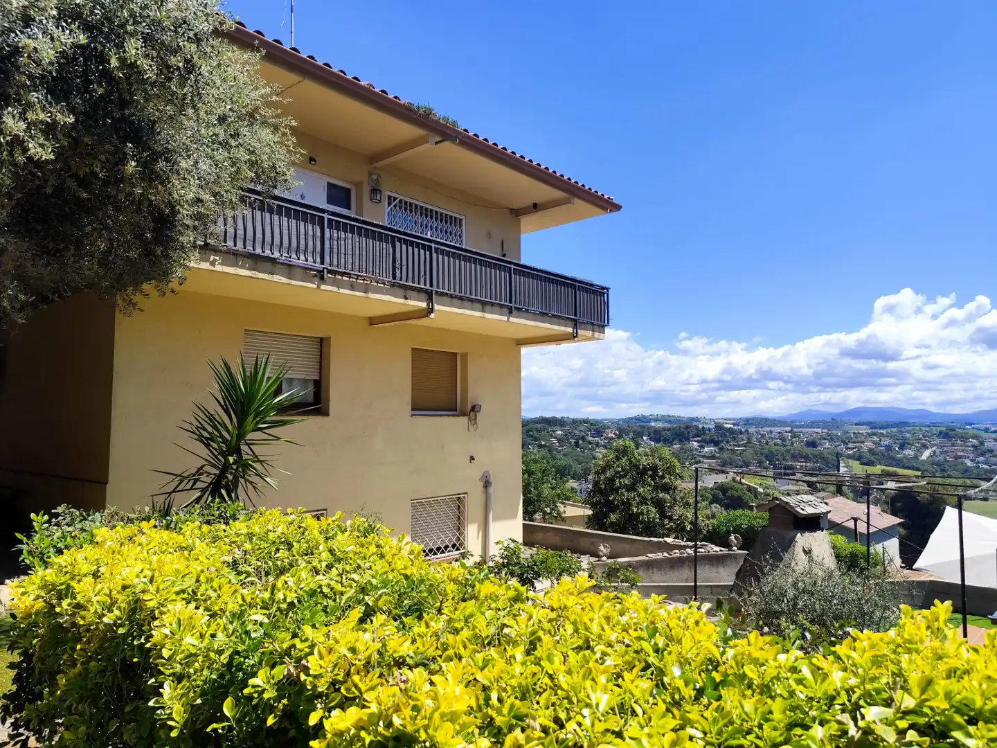 Vista exterior de Casa o xalet en venda en Lliçà de Vall amb Aire condicionat, Calefacció i Jardí privat