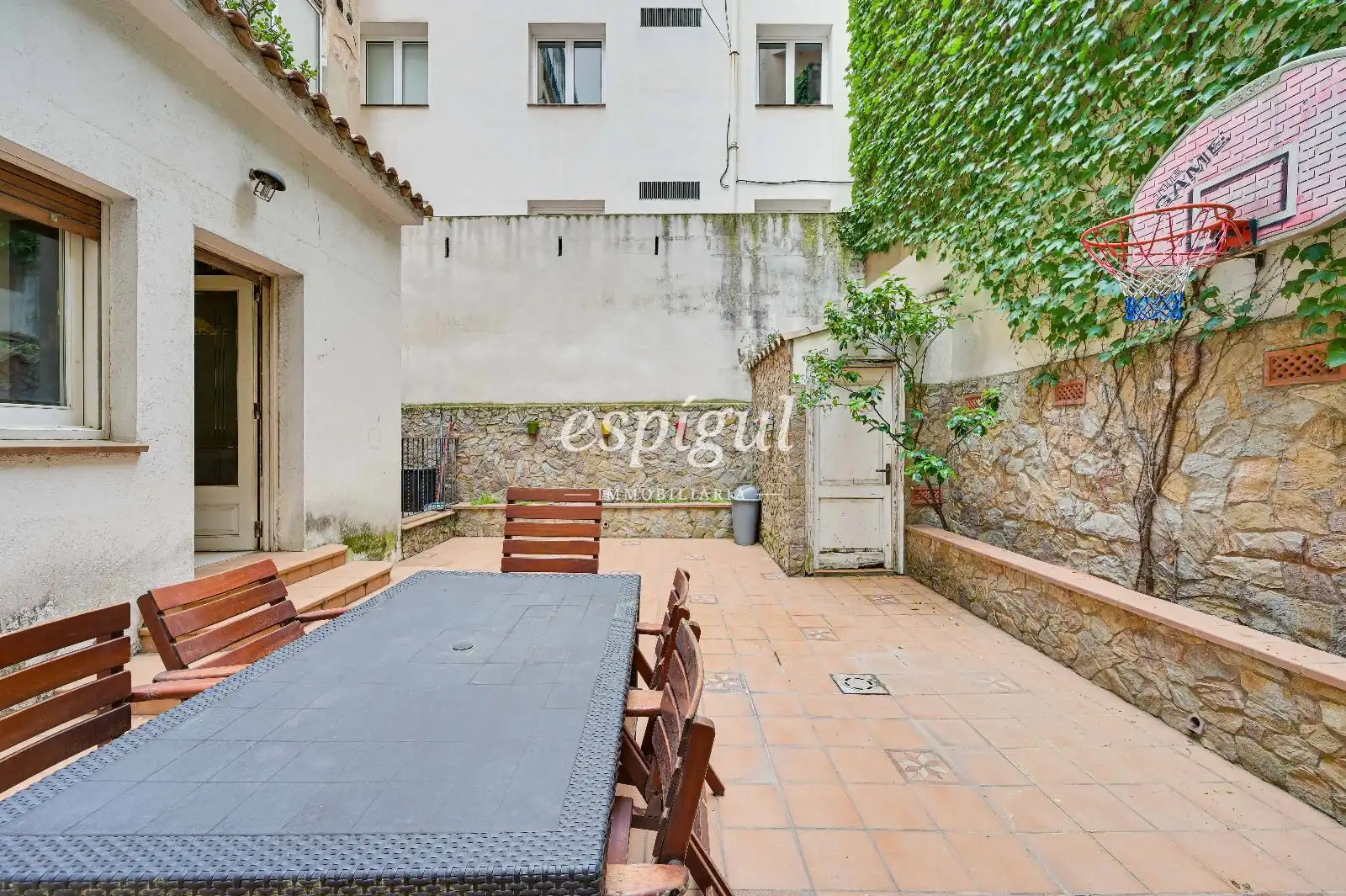 Terraza de Piso en venta en Girona con Calefacción, Terraza y Amueblado