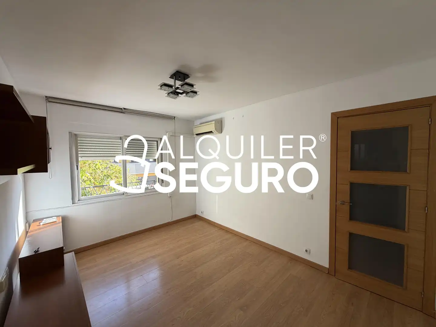 Bedroom of Flat for rent in Madrid  with Air Conditioner and Heating
