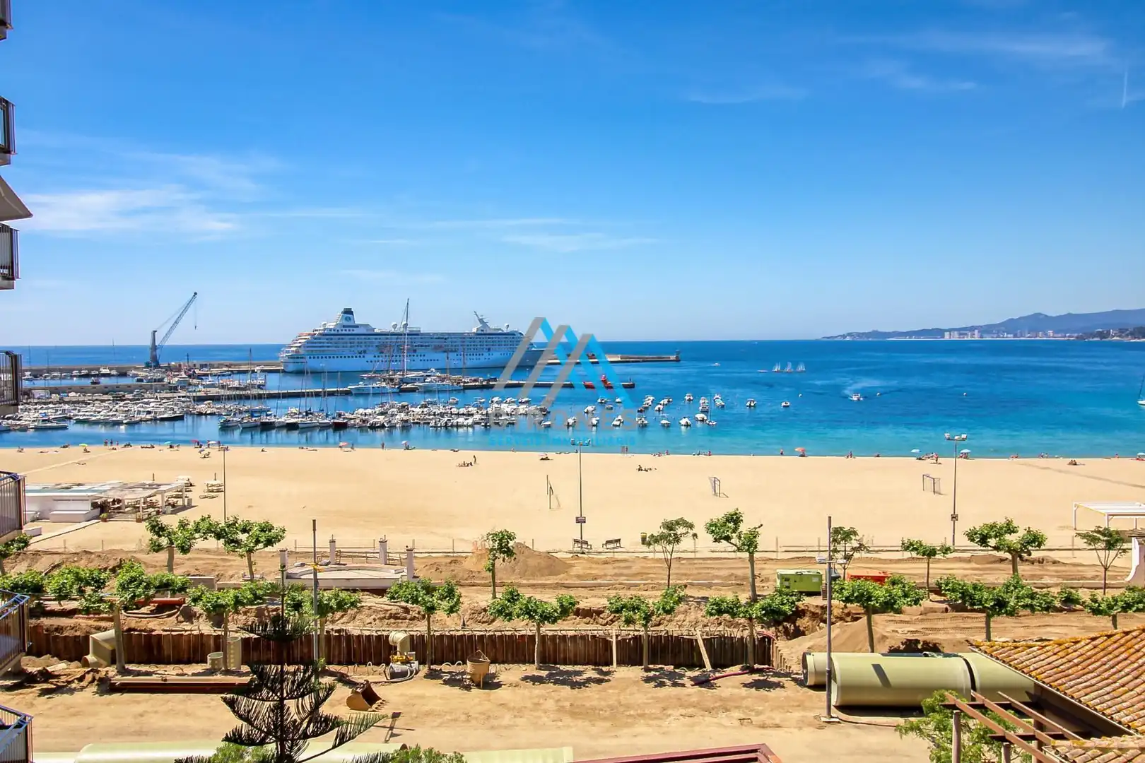 Apartamento con ascensor en venta en Passeig del Mar, imagen 2