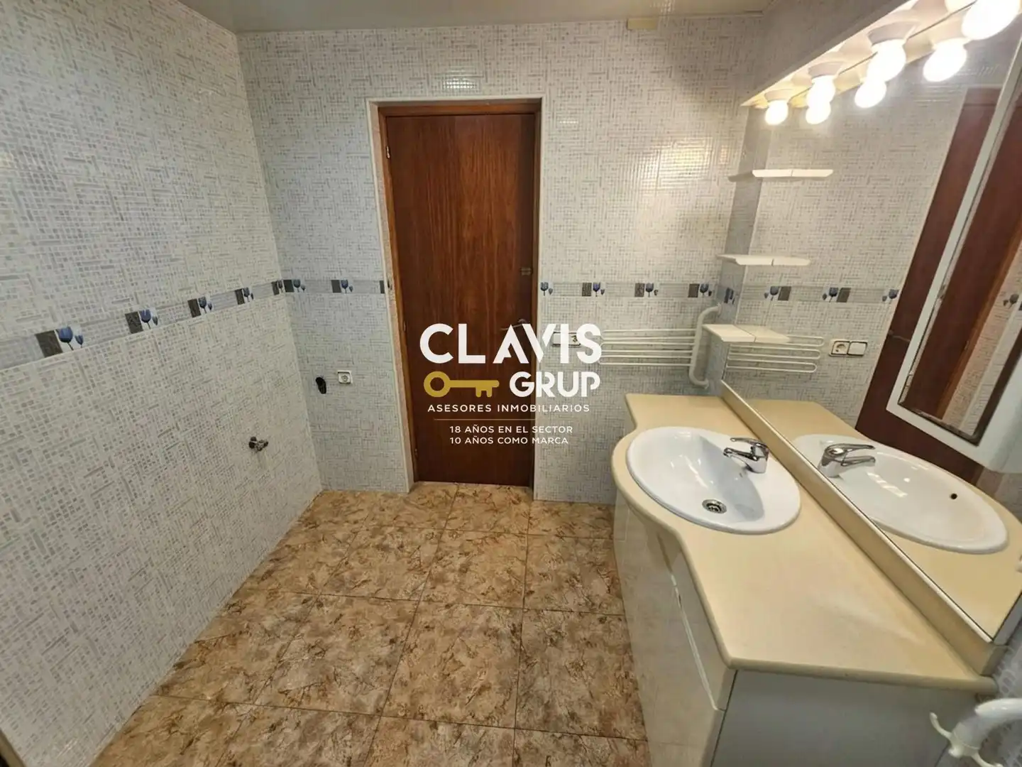 Bathroom of Flat for sale in Barcelona  with Private garden, Terrace and Oven