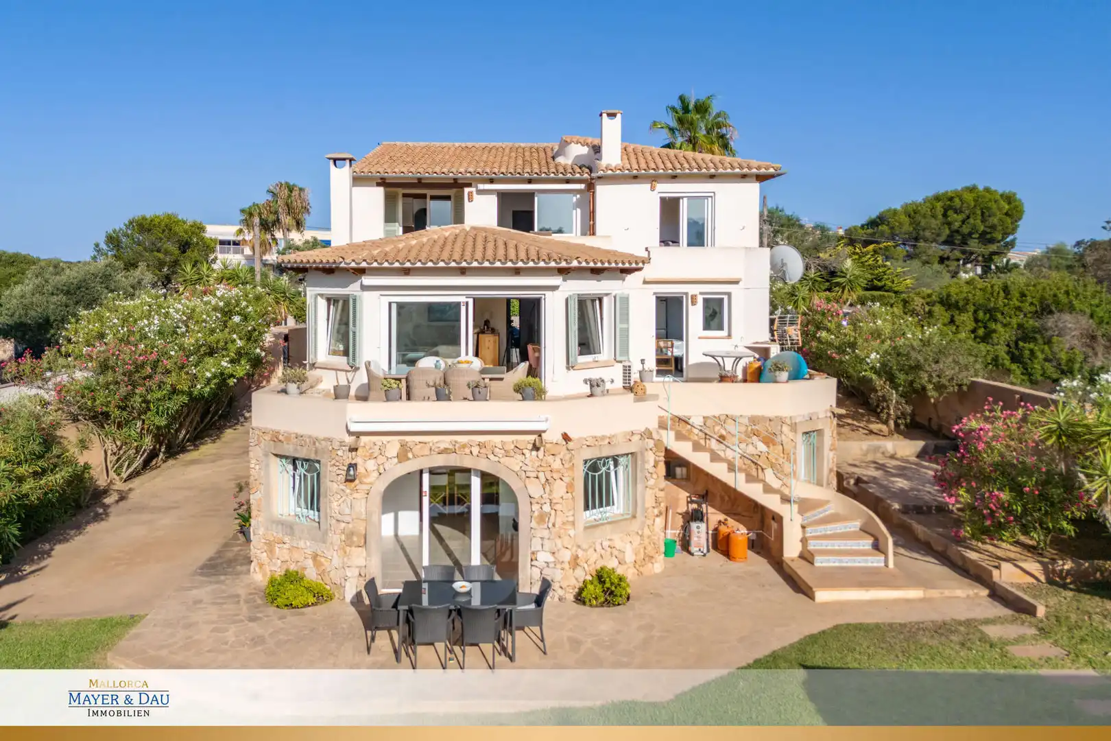 Vista exterior de Casa o xalet en venda en Felanitx amb Aire condicionat, Terrassa i Moblat