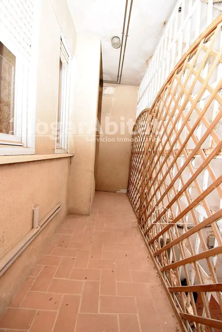 Terraza de Piso en venta en Castellón de la Plana / Castelló de la Plana con Calefacción y Balcón