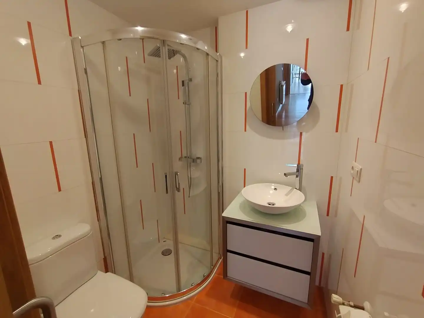 Bathroom of Flat for rent in Santiago de Compostela   with Heating, Storage room and Furnished