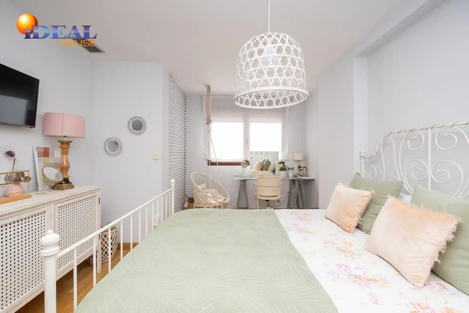 Adossat amb terrassa en venda a Genil, imagen 23