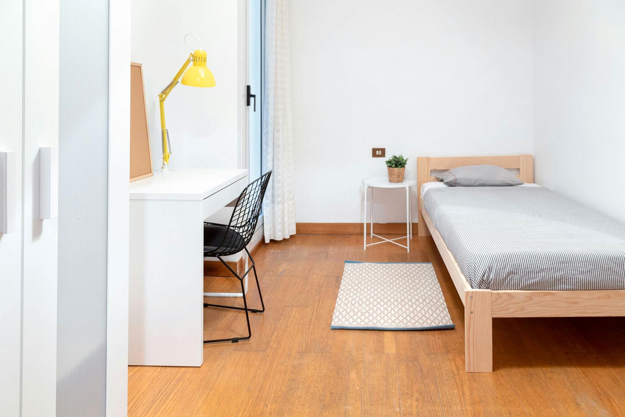 Bedroom of Flat to share in  Barcelona Capital  with Air Conditioner, Heating and Furnished