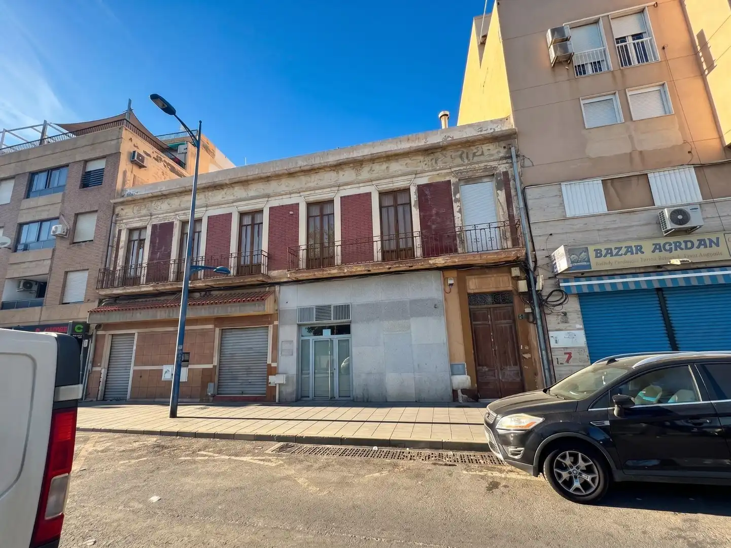 Außenansicht von Gebäude zum Verkauf in Almería
