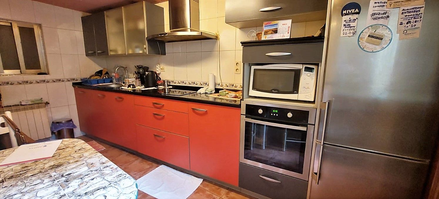 Cuina de Casa o xalet en venda en Monzón de Campos amb Calefacció, Terrassa i Forn