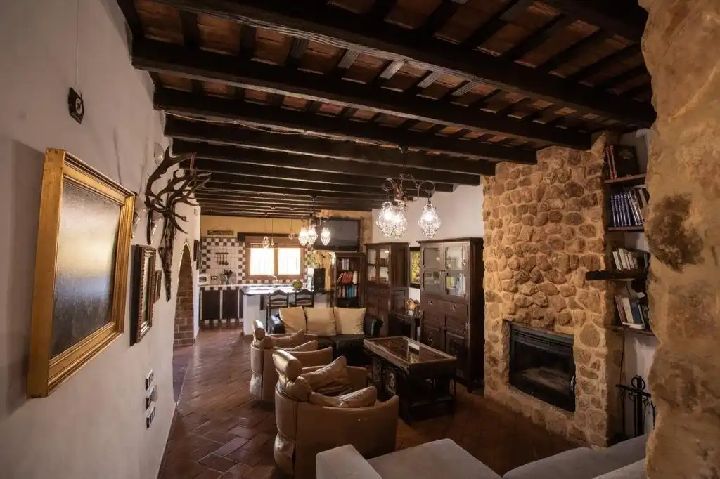 Sala d'estar de Finca rústica en venda en Arcos de la Frontera amb Calefacció, Terrassa i Traster