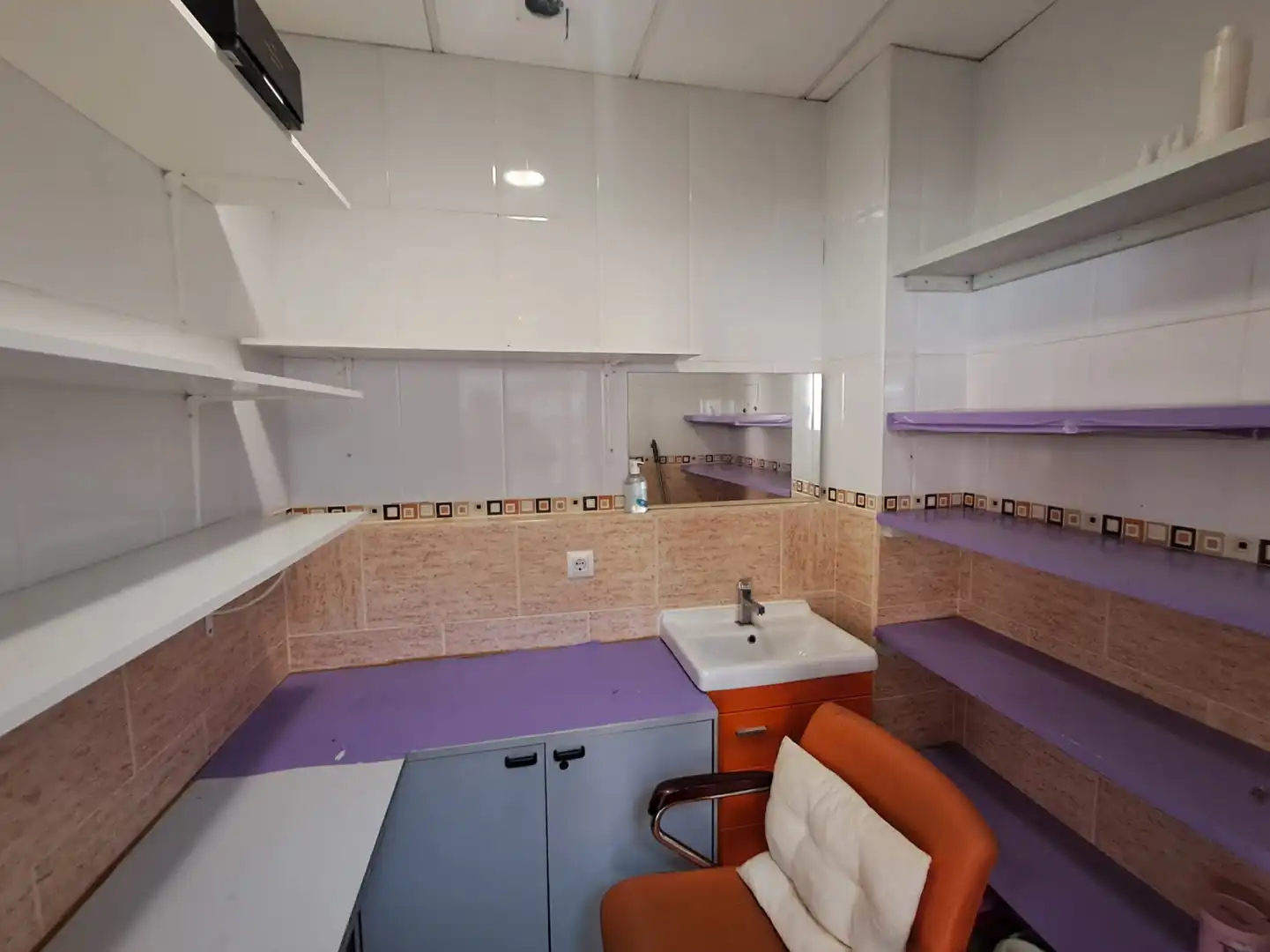 Cocina de Local de alquiler en Zaragoza con Aire acondicionado