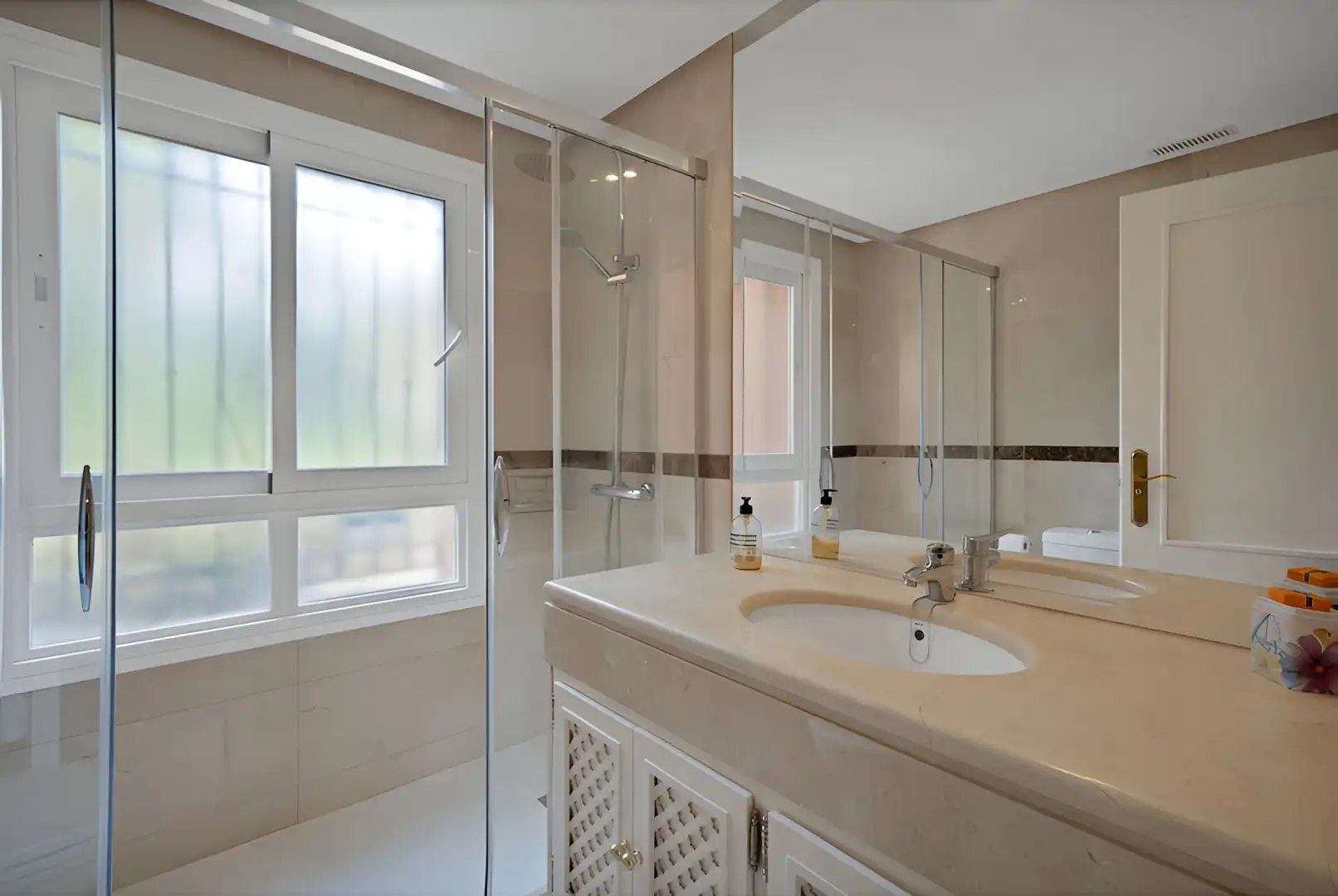 Wohnung mit Pool zum Verkauf in Nueva Andalucía, imagen 15