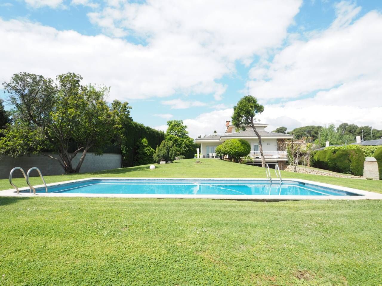 Jardí de Casa o xalet en venda en Canovelles amb Aire condicionat, Calefacció i Jardí privat
