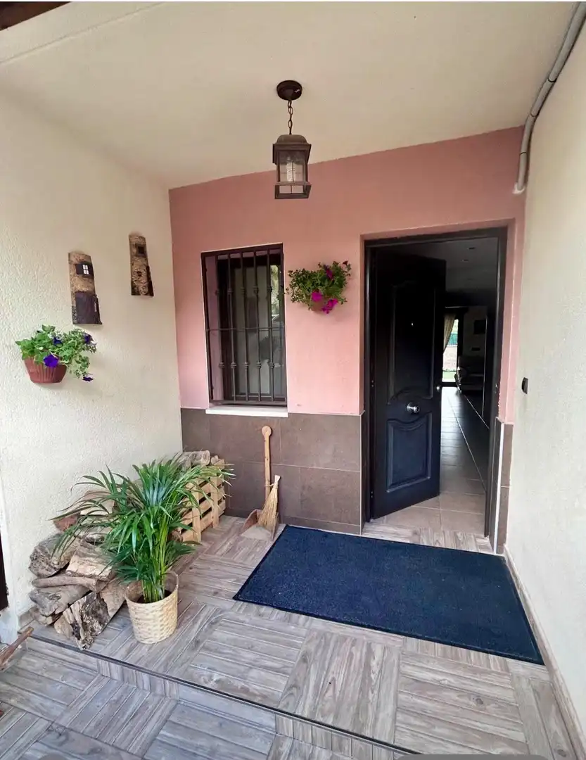 Casa pareada con piscina en venta en Carrera Centaure, imagen 6