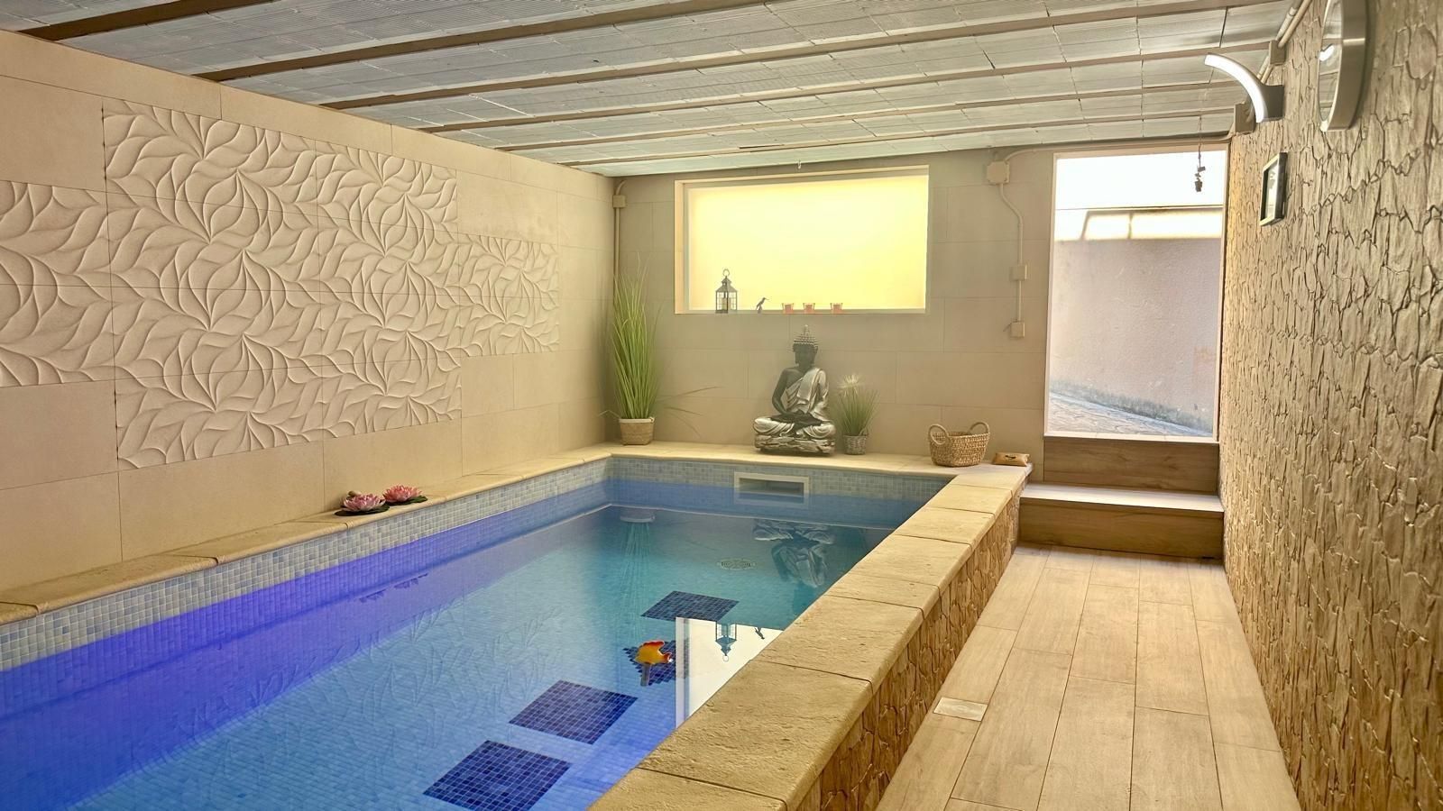 Swimming pool of House or chalet for sale in Viladecans