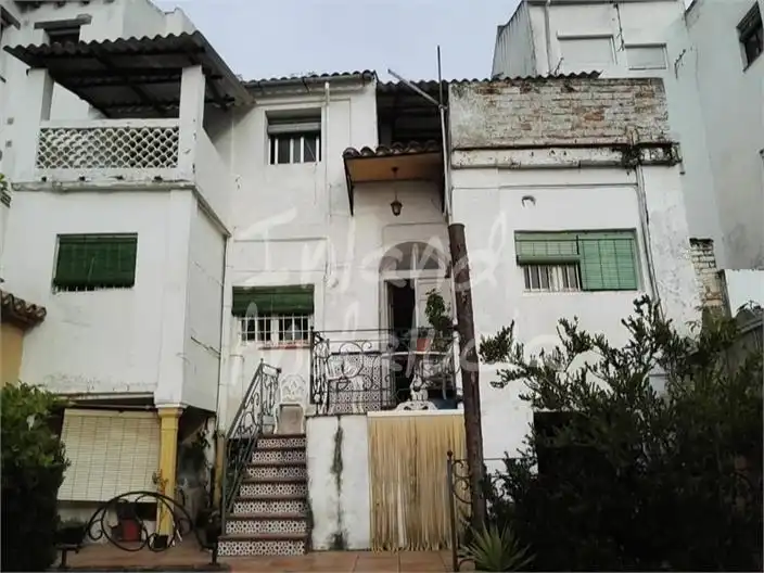 Vista exterior de Casa adosada en venda en Loja amb Traster i Internet