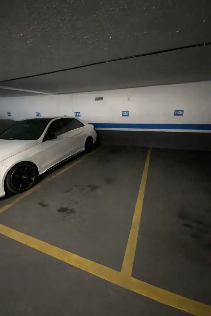 Garage for rent in Calle de Rafael Bergamín, 20, San Juan Bautista