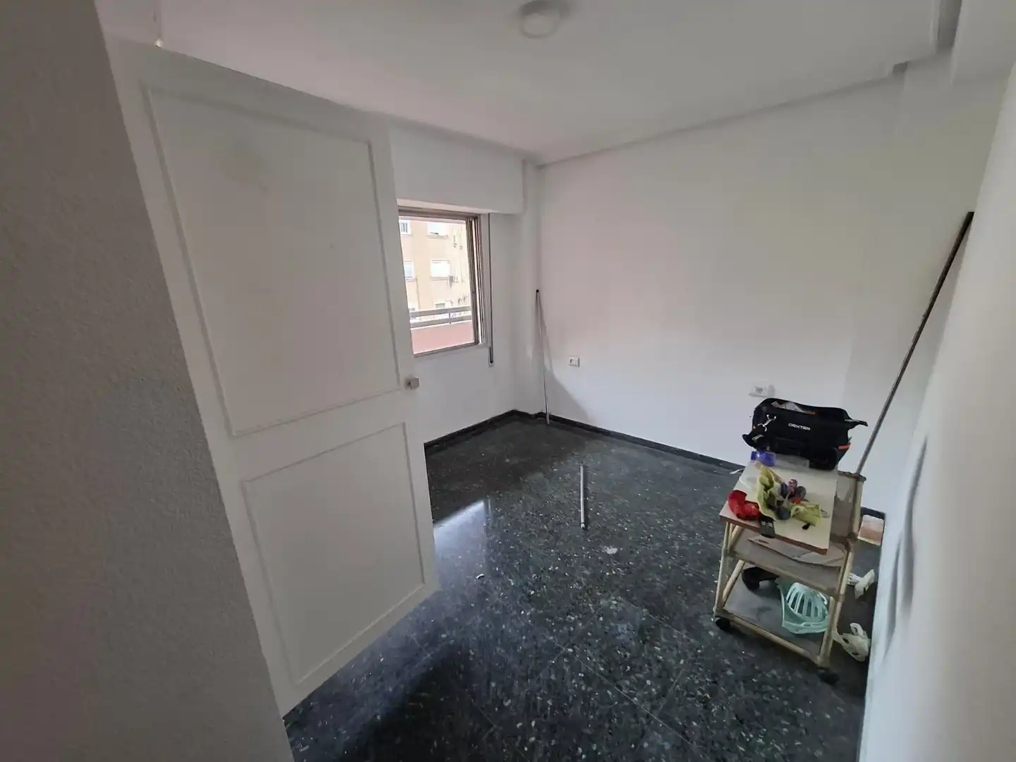 Flat for rent in Valencia  with Air Conditioner, Private garden and Balcony