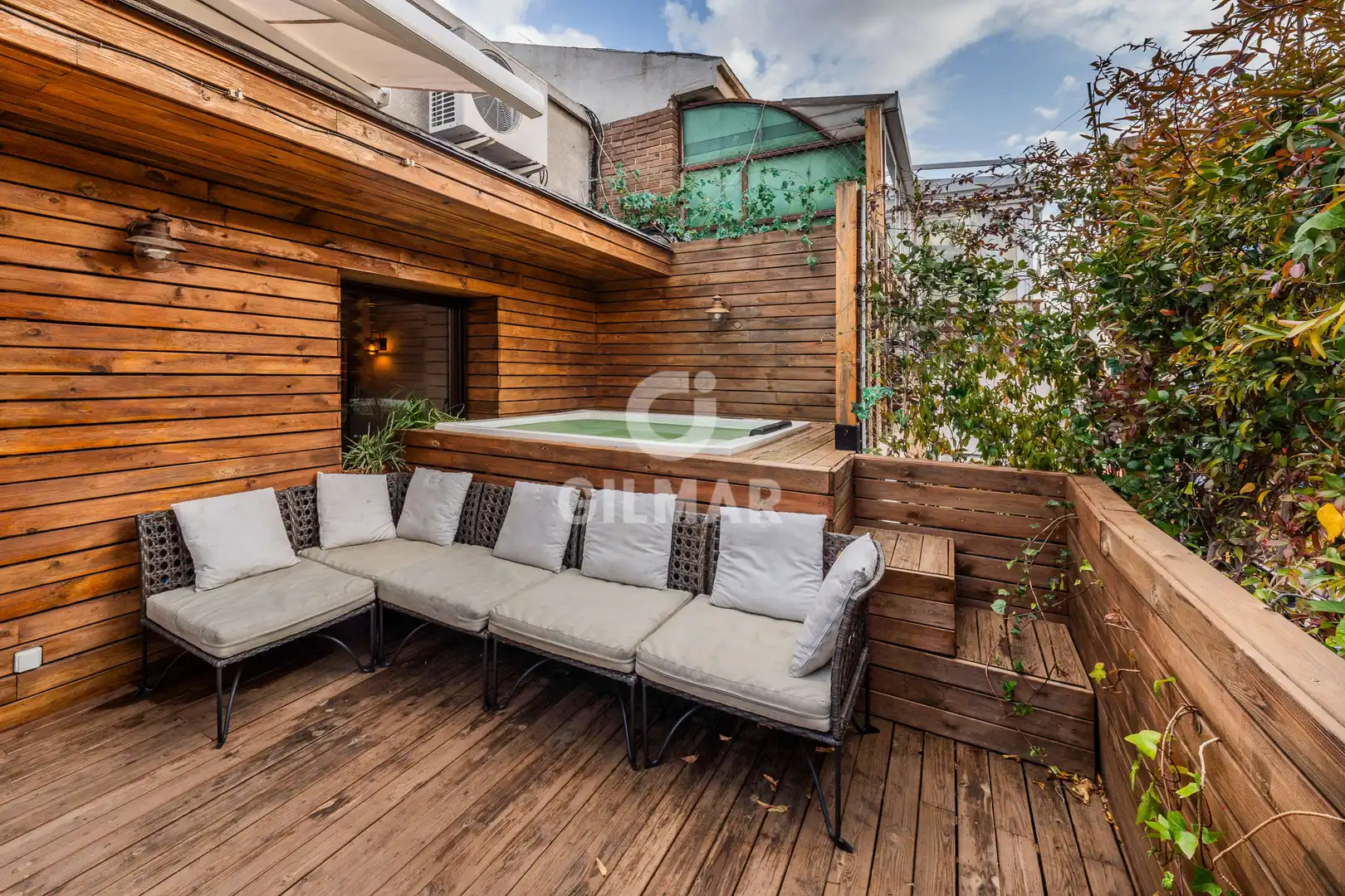 Terraza de Ático en venta en Madrid con Calefacción, Piscina y Balcón