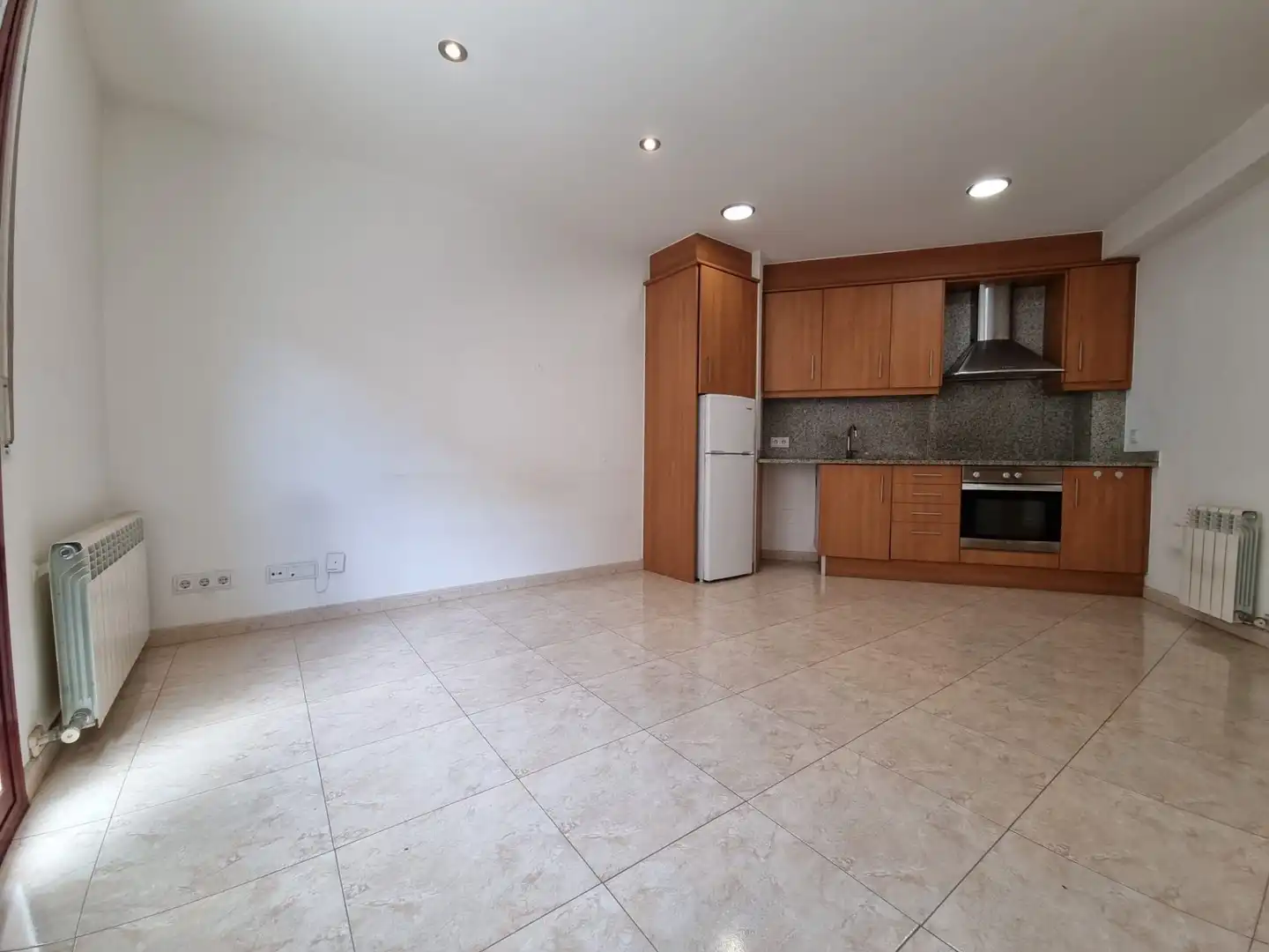 Cocina de Piso en venta en Olot con Calefacción, Trastero y Balcón