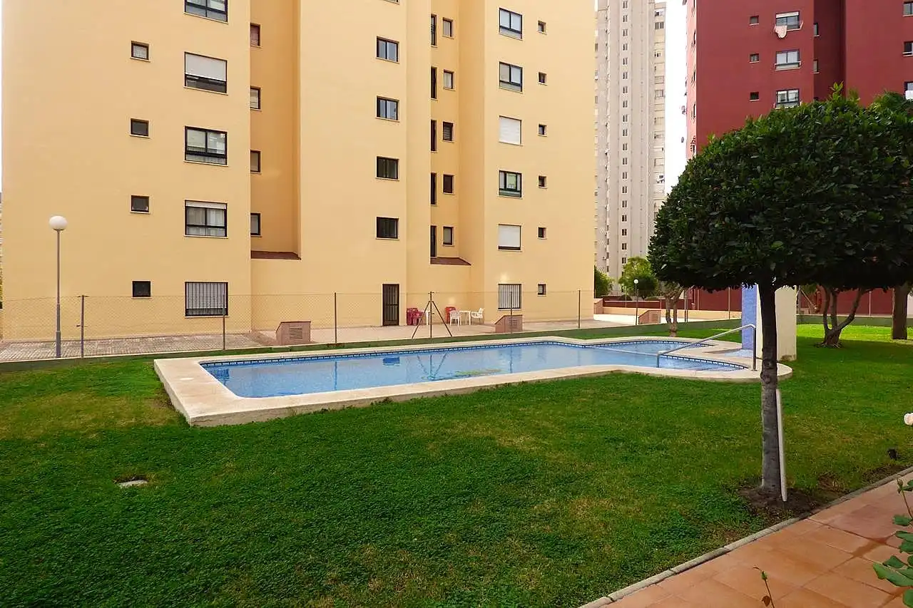 Piscina de Pis en venda en Benidorm amb Terrassa, Piscina i Moblat