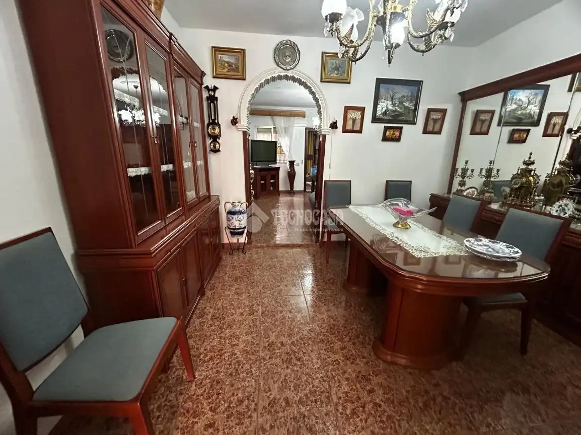 Menjador de Casa adosada en venda en La Rinconada amb Aire condicionat i Calefacció