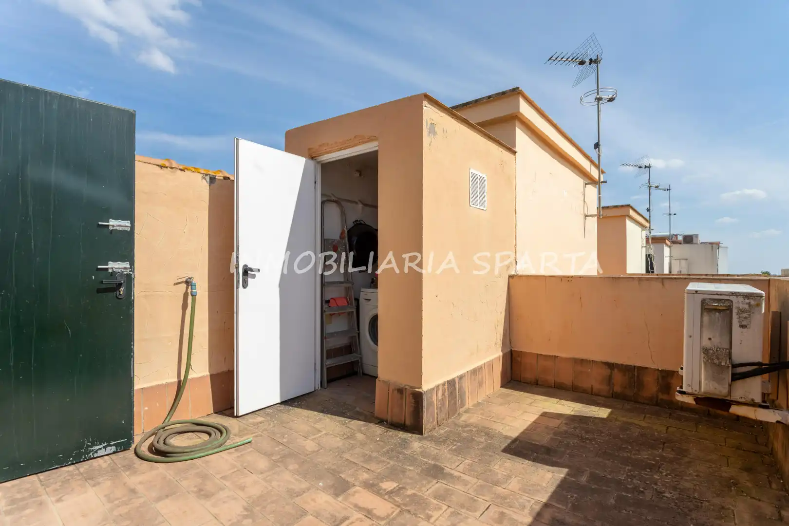 Garden of Detached homes for sale in Bollullos de la Mitación  with Air Conditioner, Terrace and Oven