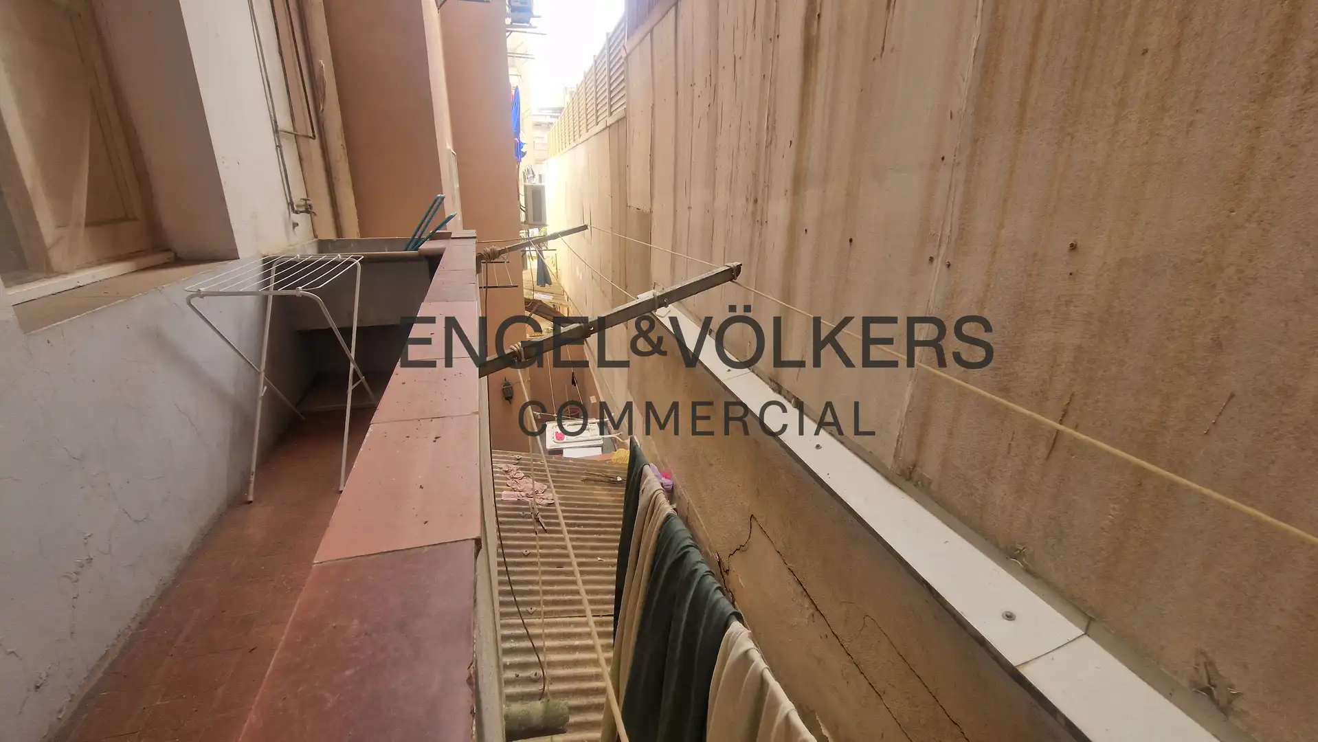 Buildings for sale in Collblanc
