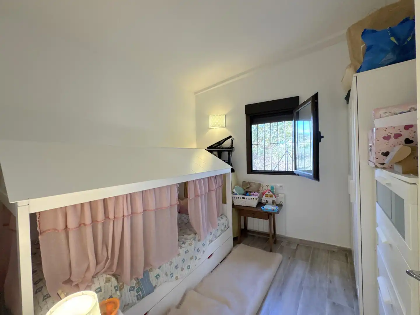 Bedroom of Houses for sale in Candeleda  with Heating, Storage room and Furnished