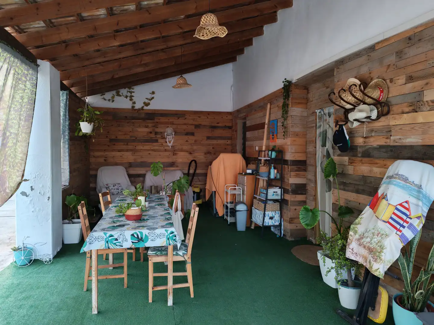 Einfamilien-Reihenhaus zum Verkauf in Elche / Elx mit Klimaanlage, Privatgarten und Terrasse