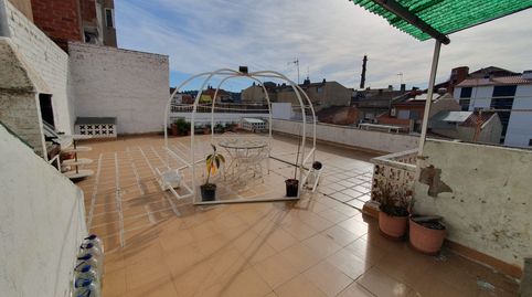2 cases juntes molt a prop del Centre. Ampli PK de 240m². 10 places