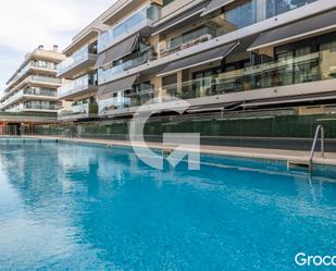 Piscina de Pis en venda en Sant Boi de Llobregat amb Aire condicionat, Terrassa i Balcó