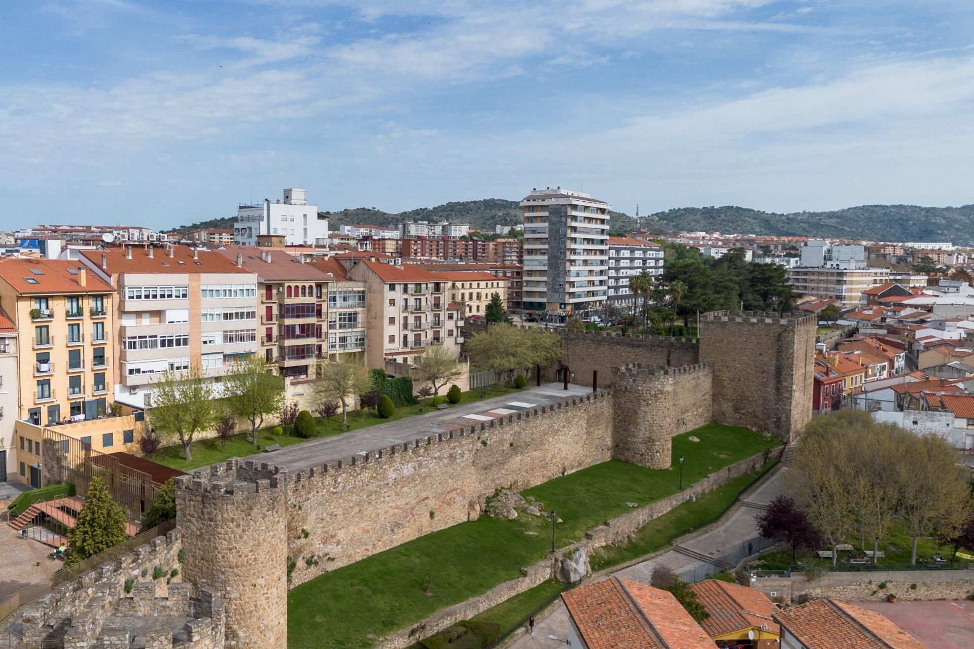 Vista exterior de Dúplex en venda en Plasencia amb Aire condicionat, Calefacció i Balcó