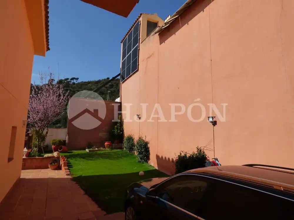 Jardín de Casa o chalet en venta en Badalona con Aire acondicionado, Jardín privado y Terraza