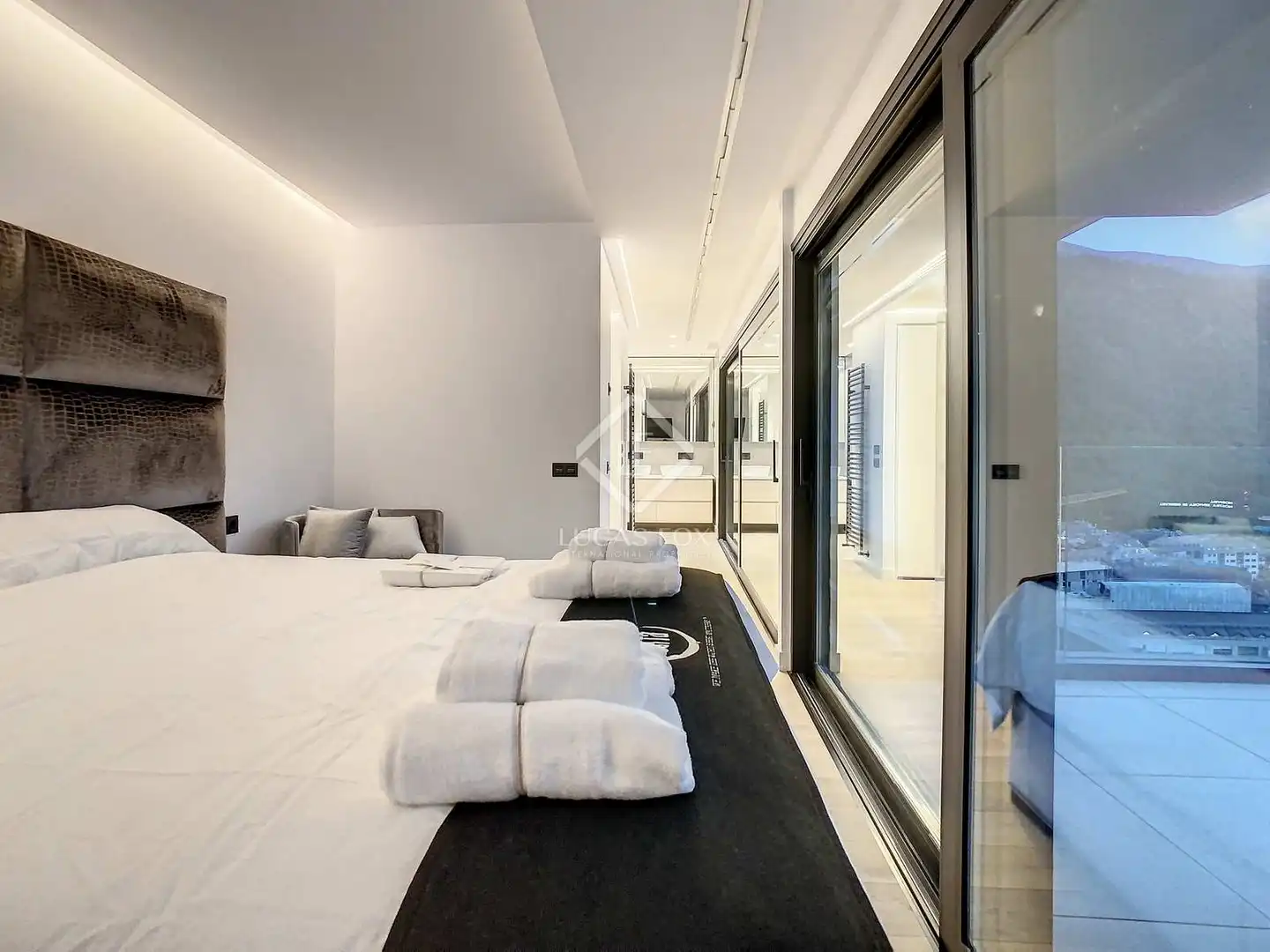 Bedroom of Attic for sale in Madrid  with Air Conditioner, Heating and Terrace