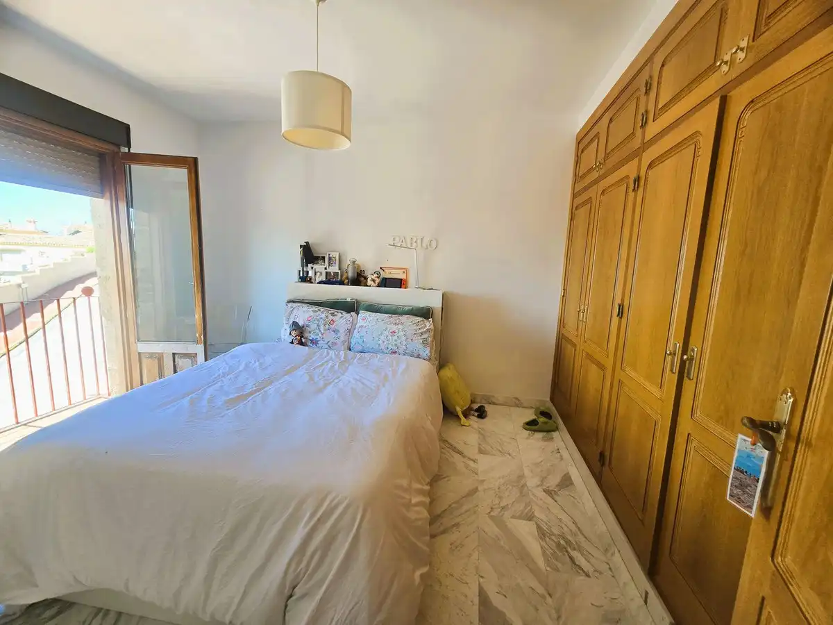 Schlafzimmer von Einfamilien-Reihenhaus zum Verkauf in Mijas mit Klimaanlage, Heizung und Privatgarten