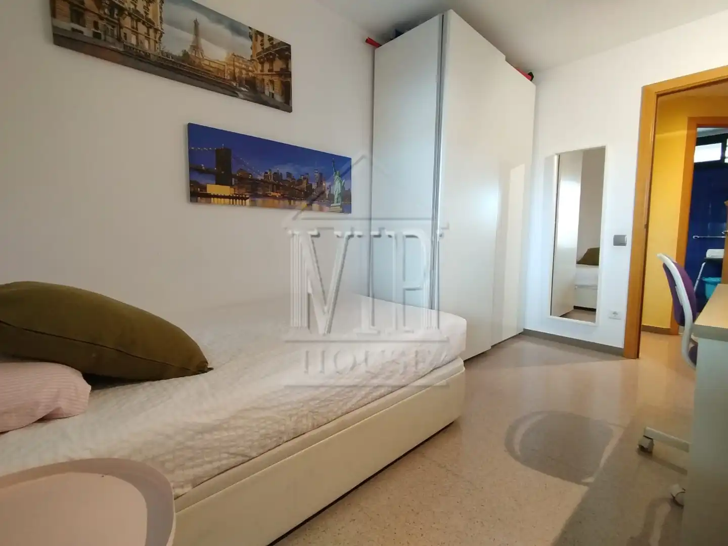 Bedroom of Flat for sale in Badalona  with Heating, Storage room and Furnished