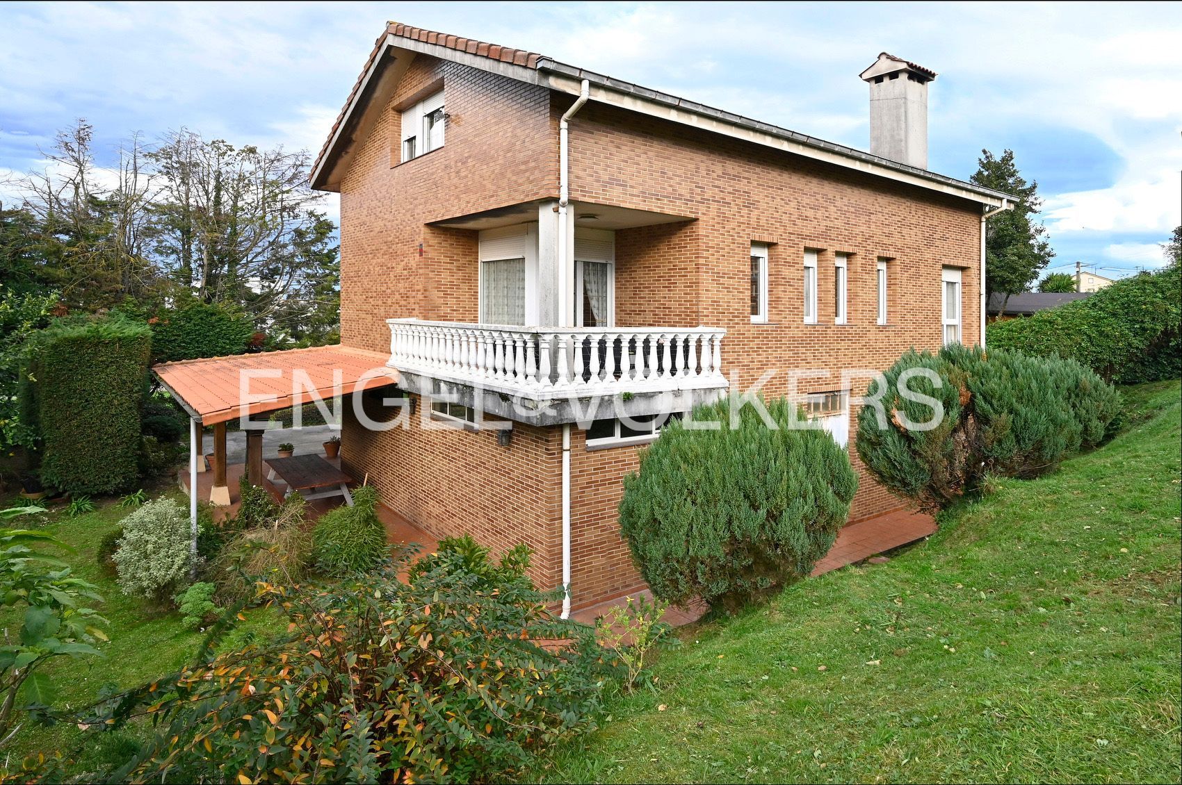 Exterior view of House or chalet for sale in Santander  with Heating, Private garden and Parquet flooring