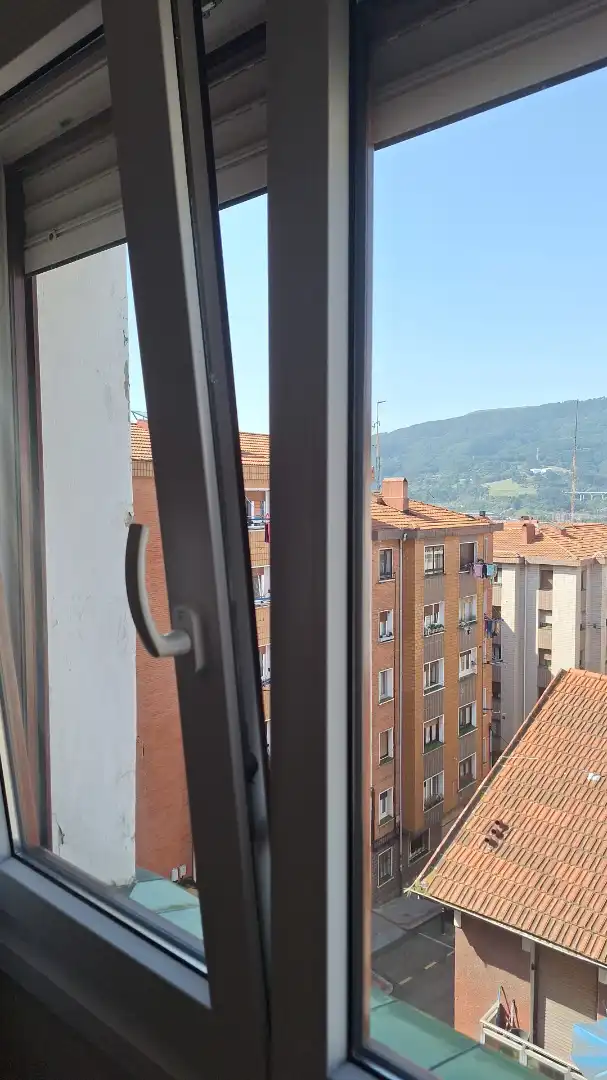 Bedroom of Flat for sale in Sestao   with Heating, Furnished and Oven