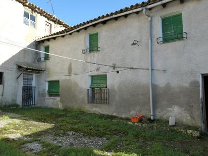 Vista exterior de Casa o xalet en venda en Villalba de los Alcores amb Calefacció i Traster