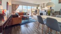 Sala d'estar de Dúplex en venda en Santa Pola amb Aire condicionat, Parquet i Terrassa